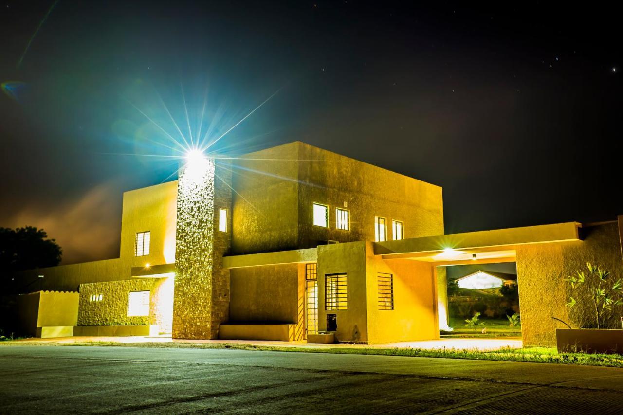 El Suto Apart Hotel San José de Chiquitos Dış mekan fotoğraf